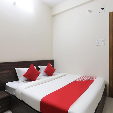 Hotel O La Flora Индаур Экстерьер фото