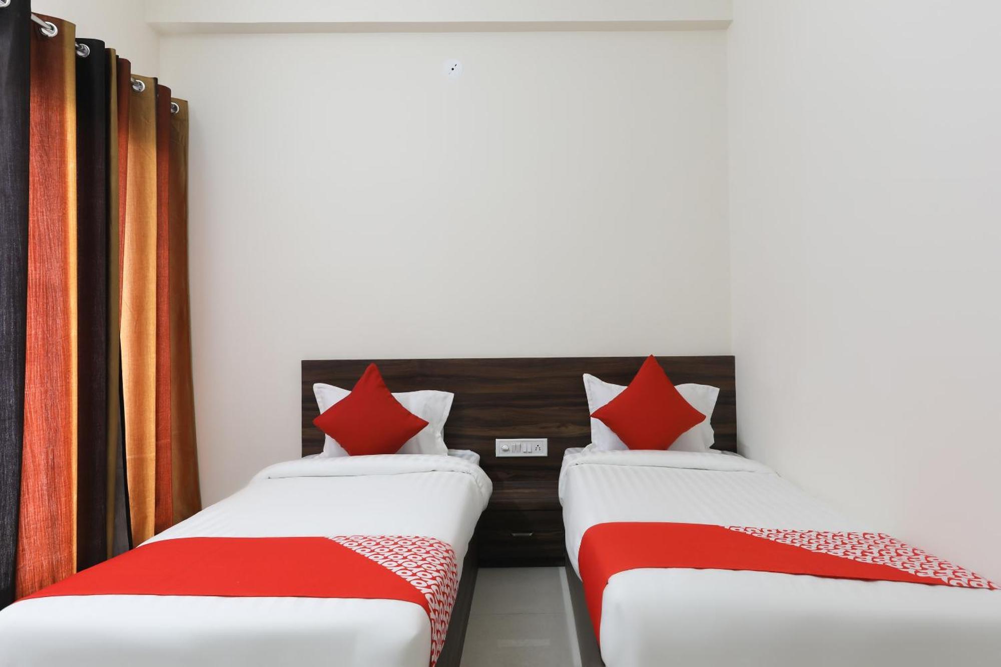Hotel O La Flora Индаур Экстерьер фото