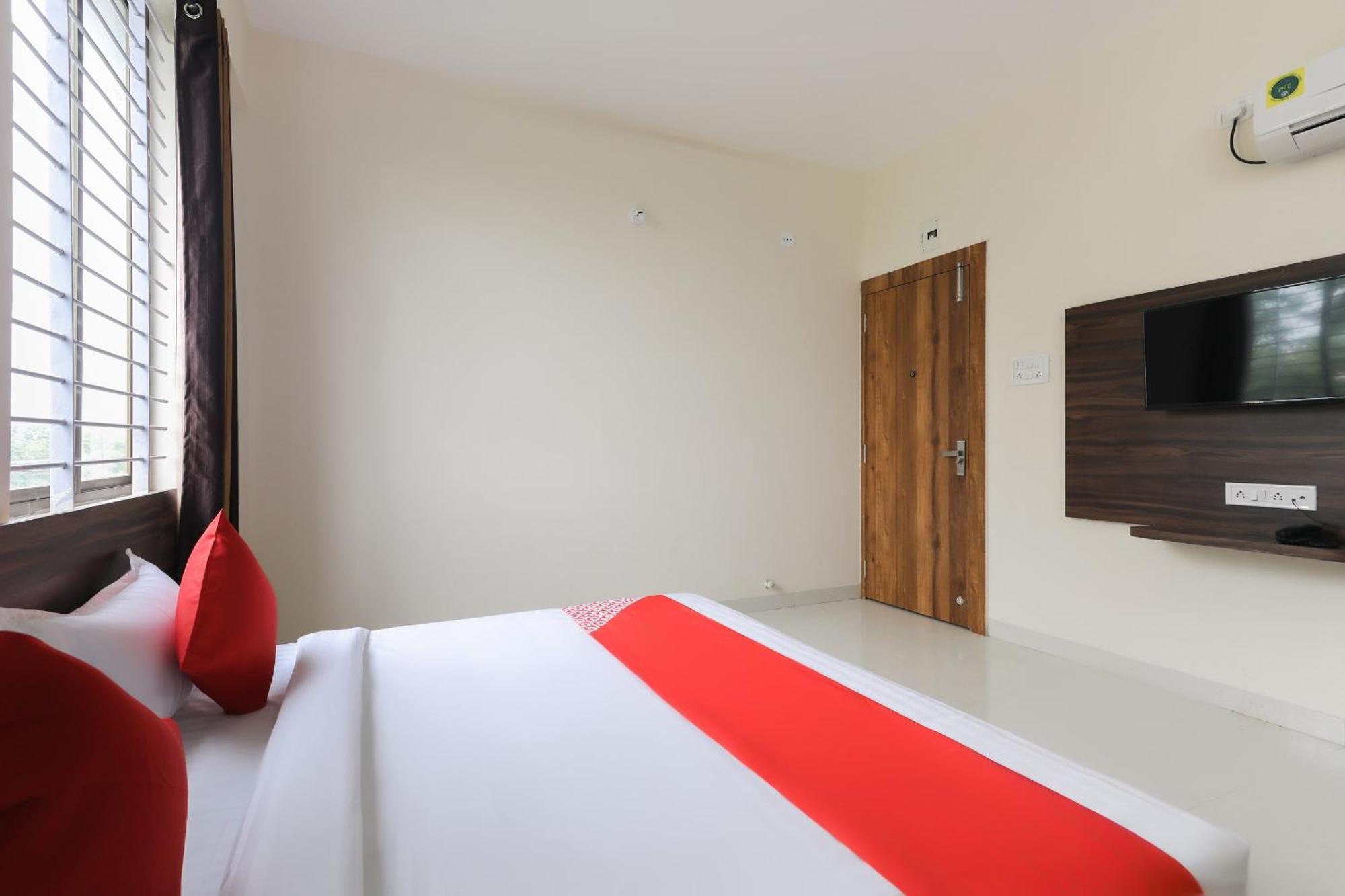 Hotel O La Flora Индаур Экстерьер фото